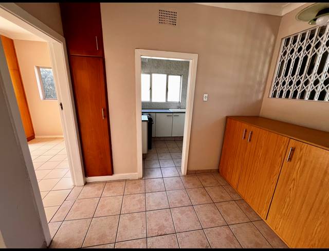 1.5 BEDROOM APARTMENT FOR SALE IN BULWER